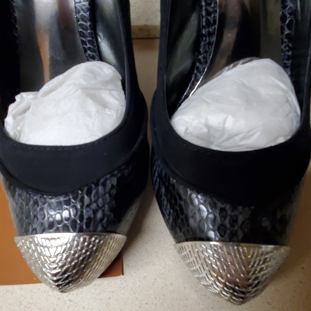 Carlos Satana LuLu Heels Very Unique - Picture 5 of 8